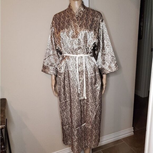 Bed of roses Long animal Print Wrap Robe - Picture 9 of 9